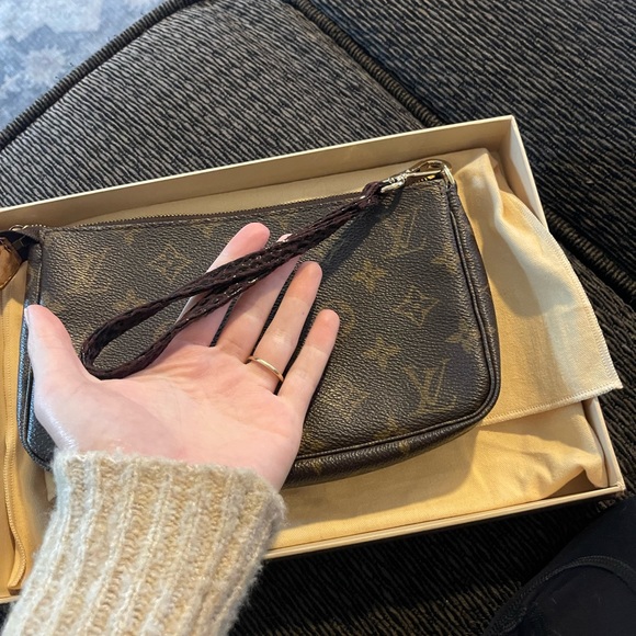 Louis Vuitton Pochette - Picture 15 of 15